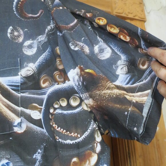 Men’s Hawaiian style Octopus print casual shirt Size 2 XL - Picture 3 of 8